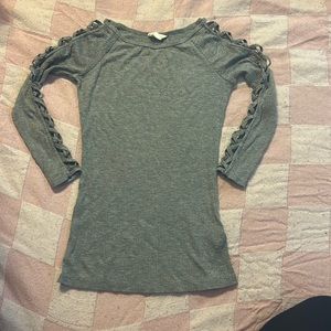 Aeropostale grey cross cross cutout sleeve top